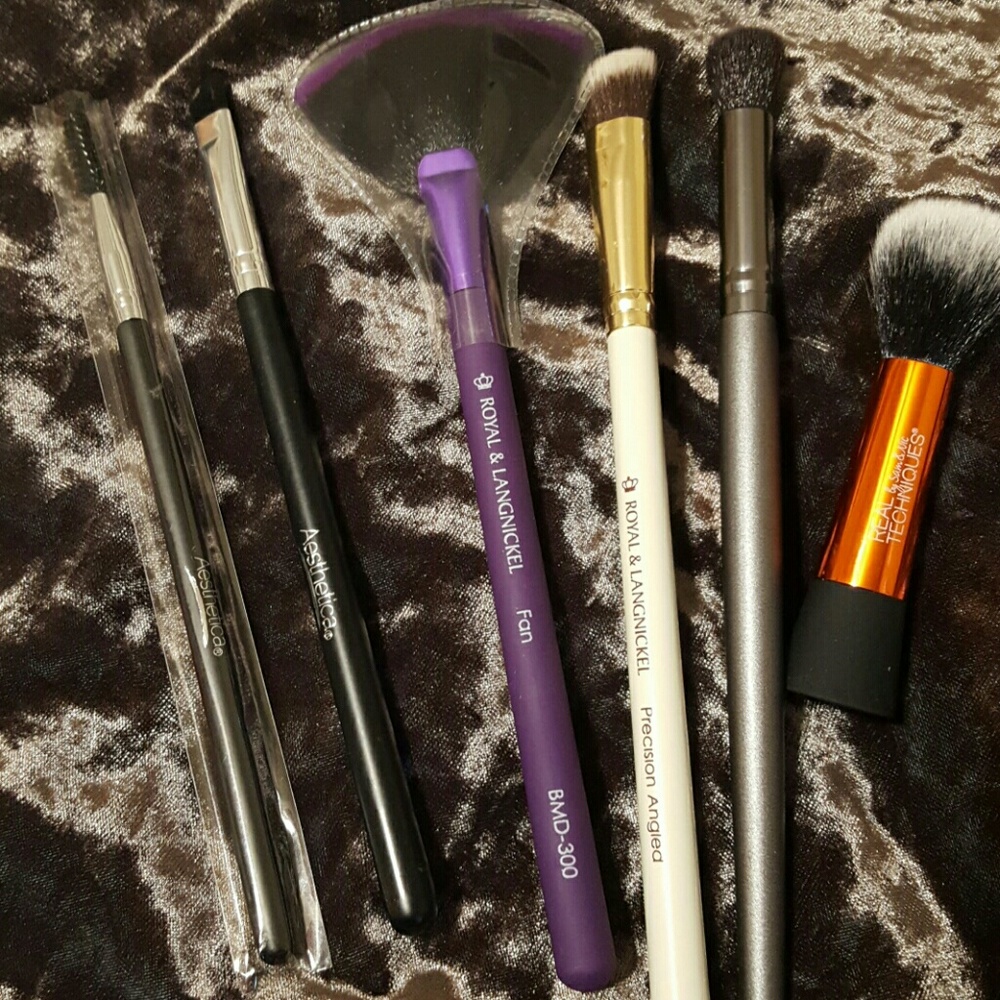 Makeup brush bundle - Picture 1 of 6